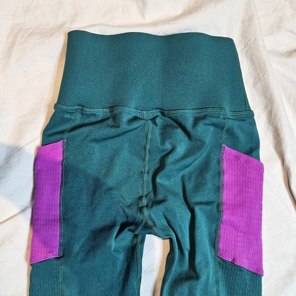 Fabletics High-Waisted SculptKnit Pocket Leggings Dark Jade/Fiesta Green Pink SM - Picture 10 of 13